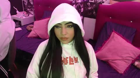 Aysel online show from 11-18-25, 11:37