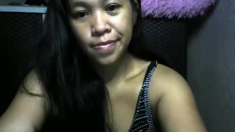 Snapshot of ayzai chatting on 12-17-24, 08:21 I am Zai online show from 12-17-24, 08:21