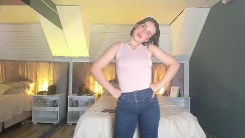 Snapshot of azahara_18 chatting on 03-24-26, 11:21 Azahara online show from 03-24-26, 11:21