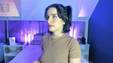 Snapshot of azahara_18 chatting on 03-25-26, 11:22 Azahara online show from 03-25-26, 11:22
