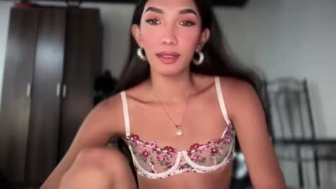 Snapshot of azalea_cum69 chatting on 06-11-26, 02:53 azalea_cum69 online show from 06-11-26, 02:53
