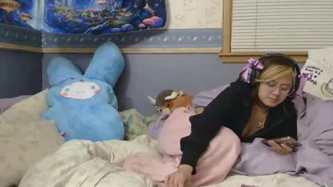 Snapshot of aznp1ea5er chatting on 03-20-26, 03:33 aznp1ea5er online show from 03-20-26, 03:33