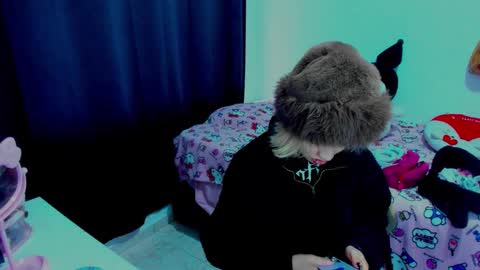 Azu Moure online show from 03-05-26, 08:16