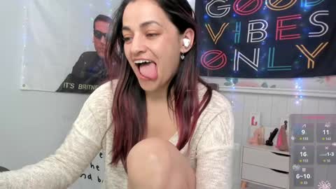 Snapshot of azucenaxxxgp chatting on 01-16-25, 06:37 Azucena R online show from 01-16-25, 06:37