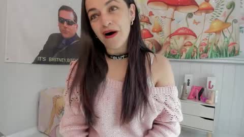 Snapshot of azucenaxxxgp chatting on 09-29-25, 03:06 Azucena R online show from 09-29-25, 03:06