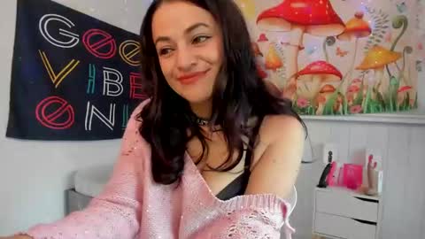 Snapshot of azucenaxxxgp chatting on 10-20-25, 01:44 Azucena R online show from 10-20-25, 01:44