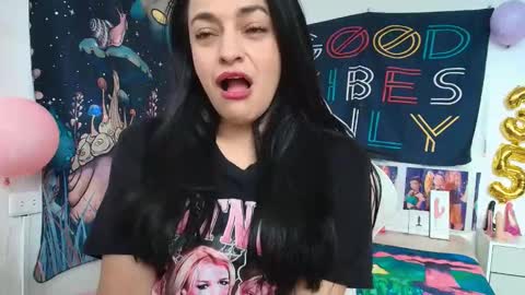Azucena R online show from 05-15-26, 02:35
