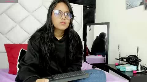 Snapshot of azul_moon chatting on 08-05-26, 04:26 azul_moon online show from 08-05-26, 04:26