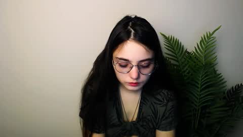 azumi_chan_ online show from 12-04-25, 11:02