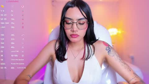 Azura online show from 04-16-26, 11:51