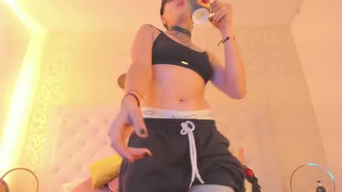 Anny online show from 09-25-25, 01:04