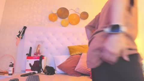 Anny online show from 10-27-25, 03:43