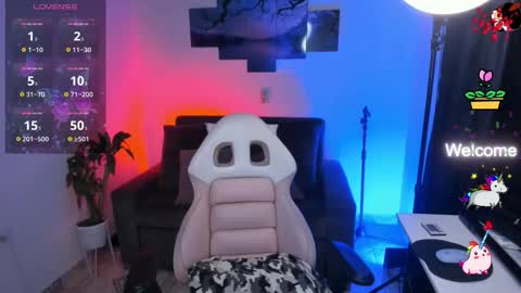 Snapshot of baaby_boyy chatting on 10-28-25, 09:35 odeley online show from 10-28-25, 09:35