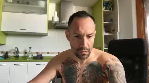Snapshot of babakeror chatting on 04-29-26, 08:18 BKR online show from 04-29-26, 08:18