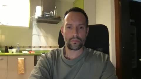 Snapshot of babakeror chatting on 05-18-26, 10:04 BKR online show from 05-18-26, 10:04