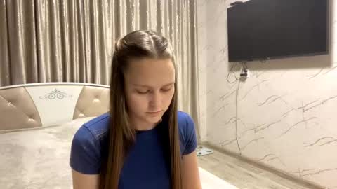 Snapshot of babararyals chatting on 10-09-25, 12:03 Anny Simpson online show from 10-09-25, 12:03