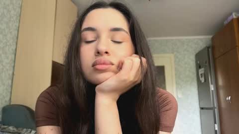 Caroline online show from 05-19-26, 09:59
