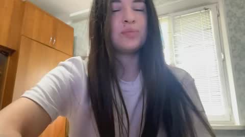 Caroline online show from 05-25-26, 09:59