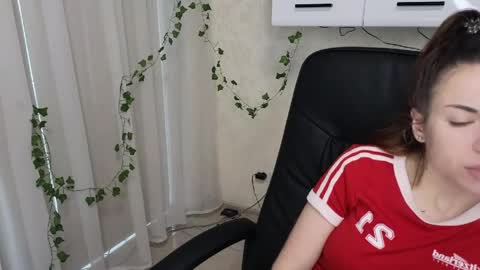 Anya online show from 05-24-26, 04:06