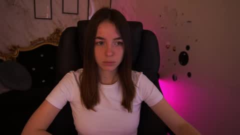 Snapshot of babe_dollie chatting on 05-05-26, 06:32 Babe online show from 05-05-26, 06:32