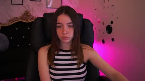 Snapshot of babe_dollie chatting on 05-14-26, 06:42 Babe online show from 05-14-26, 06:42