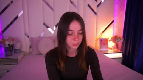 Snapshot of babe_dollie chatting on 05-15-26, 06:20 Babe online show from 05-15-26, 06:20