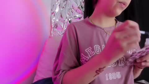 Queen B online show from 10-03-25, 05:21