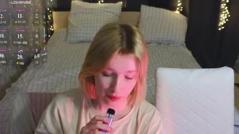 Snapshot of babees_eva chatting on 04-29-26, 05:30 Sweety Eva online show from 04-29-26, 05:30