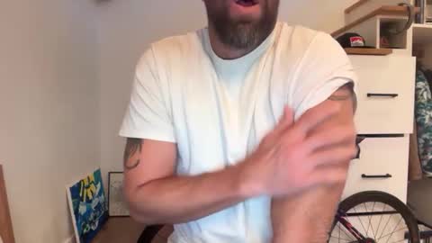 Snapshot of babeheater chatting on 12-01-25, 12:48 babeheater online show from 12-01-25, 12:48