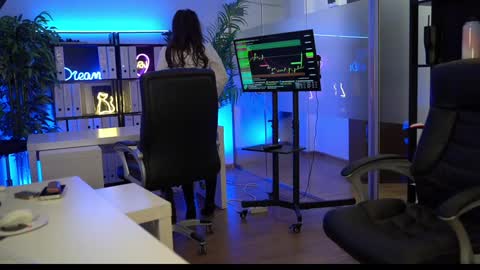 Olivia and Lexi online show from 01-13-26, 05:35