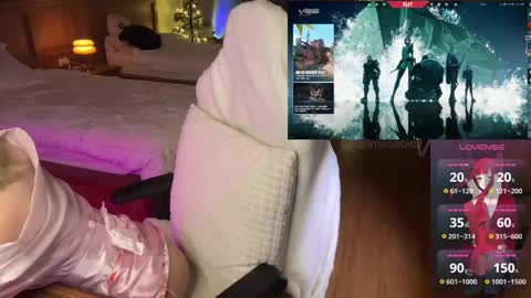 Snapshot of babiej_ chatting on 01-17-26, 08:12 Jialyn online show from 01-17-26, 08:12