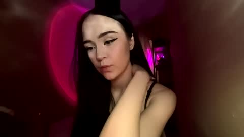 Adeline online show from 04-22-26, 10:06