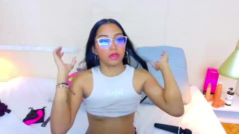 valentina online show from 07-25-26, 12:36