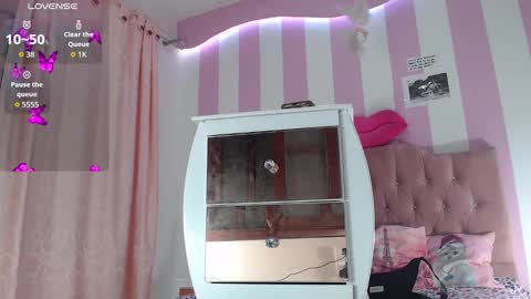 Snapshot of baby_candy22 chatting on 11-15-25, 10:34 zaleya online show from 11-15-25, 10:34