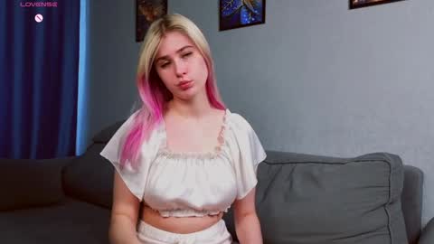 Kate online show from 06-04-26, 03:56