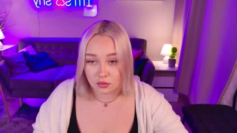 L O L I T A online show from 12-14-25, 08:35