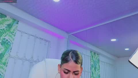 Julieta online show from 05-18-26, 04:18