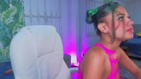 Julieta online show from 05-19-26, 04:41