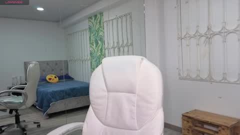 Julieta online show from 05-25-26, 11:27