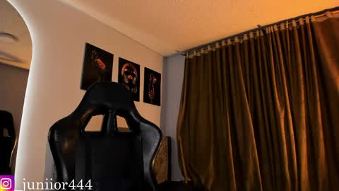 Junior       Independent Model online show from 06-03-26, 02:03