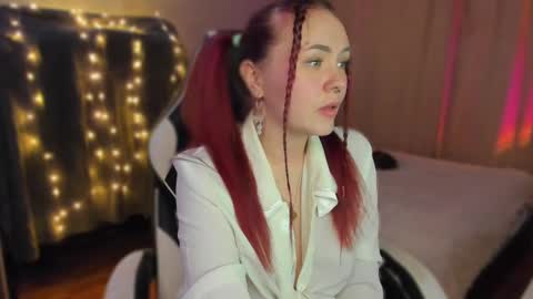 Heyy Im Kikuuu  Im so energetic  Catch my vibe online show from 12-14-24, 08:40