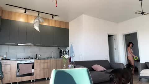 mei online show from 10-14-25, 04:02