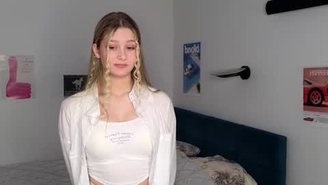 Snapshot of baby_ruth chatting on 09-18-25, 08:22 Ruth online show from 09-18-25, 08:22