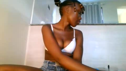 baby_smiler online show from 05-18-26, 02:12
