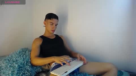 Snapshot of babyandy_x chatting on 10-11-25, 01:05 babyandy_x online show from 10-11-25, 01:05