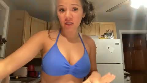 Snapshot of babyaves chatting on 02-12-26, 05:57 babyaves online show from 02-12-26, 05:57