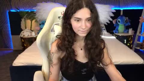 Sasha online show from 10-19-25, 06:52