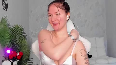 Sophia online show from 10-05-25, 05:06