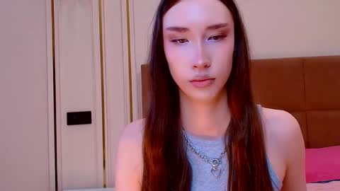 Annie online show from 05-25-26, 03:23