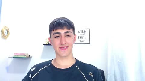 Snapshot of babymaik chatting on 01-17-25, 08:44 babymaik online show from 01-17-25, 08:44